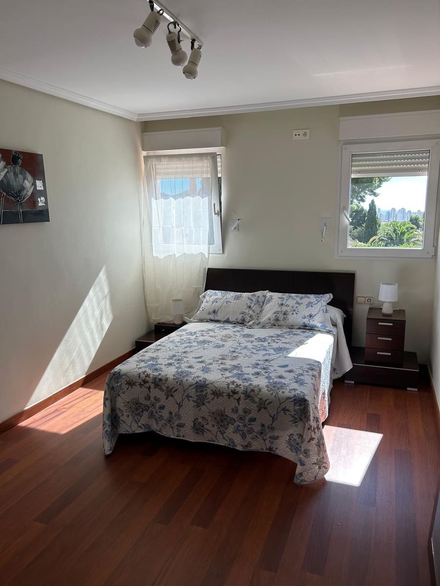 5 sypialnia Willa na sprzedaż w Benidorm z basenem garażem - 895 000 € (Ref: 9951063)