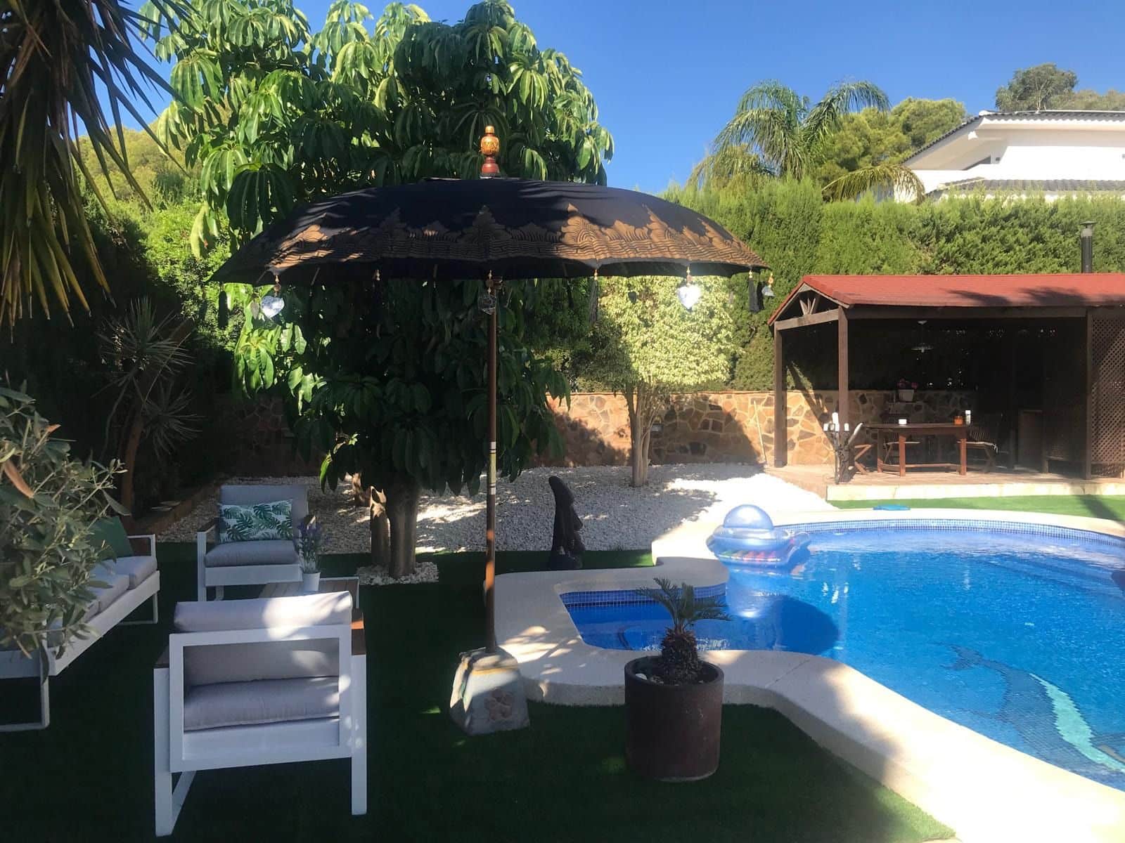 5 sypialnia Willa na sprzedaż w Benidorm z basenem garażem - 895 000 € (Ref: 9951063)