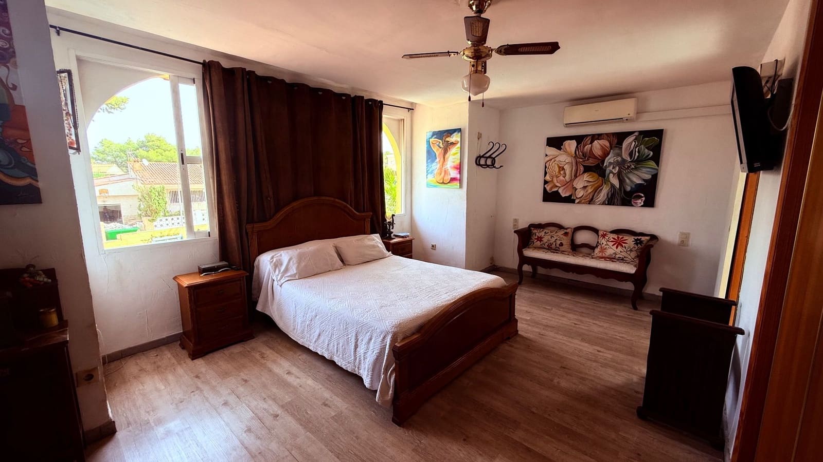 3 soverom Kjedet enebolig til salgs i Benidorm med svømmebasseng garasje - € 710 000 (Ref: 9981812)