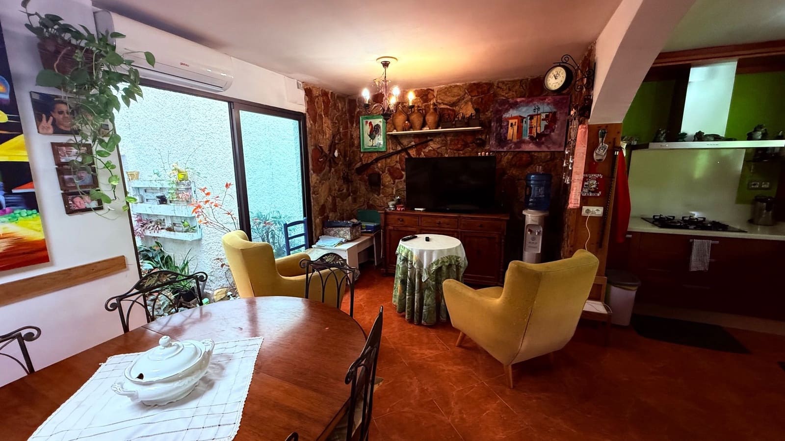3 soverom Kjedet enebolig til salgs i Benidorm med svømmebasseng garasje - € 710 000 (Ref: 9981812)