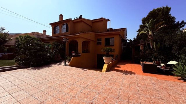 3 soverom Kjedet enebolig til salgs i Rincón Bajo, Benidorm med svømmebasseng garasje - € 710 000 (Ref: 9981812)