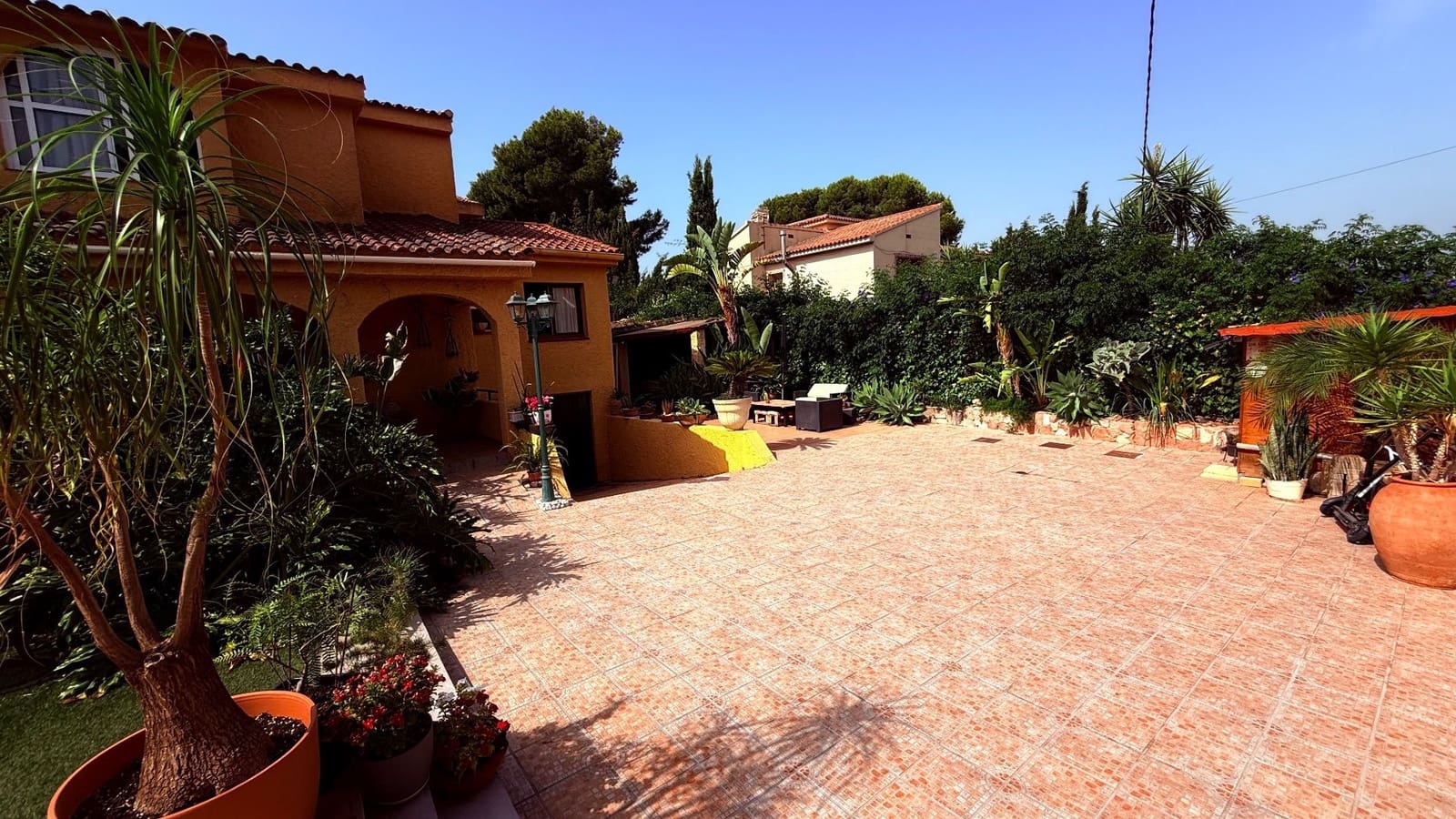 3 soverom Kjedet enebolig til salgs i Benidorm med svømmebasseng garasje - € 710 000 (Ref: 9981812)