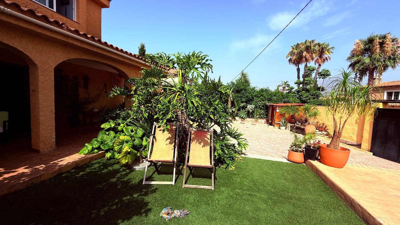 3 soverom Kjedet enebolig til salgs i Benidorm med svømmebasseng garasje - € 710 000 (Ref: 9981812)