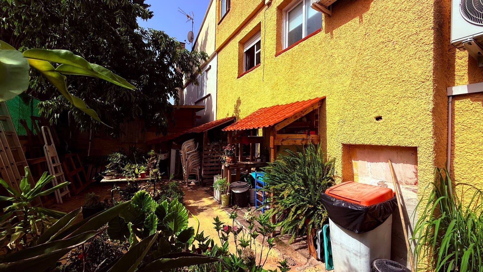3 soverom Kjedet enebolig til salgs i Benidorm med svømmebasseng garasje - € 710 000 (Ref: 9981812)