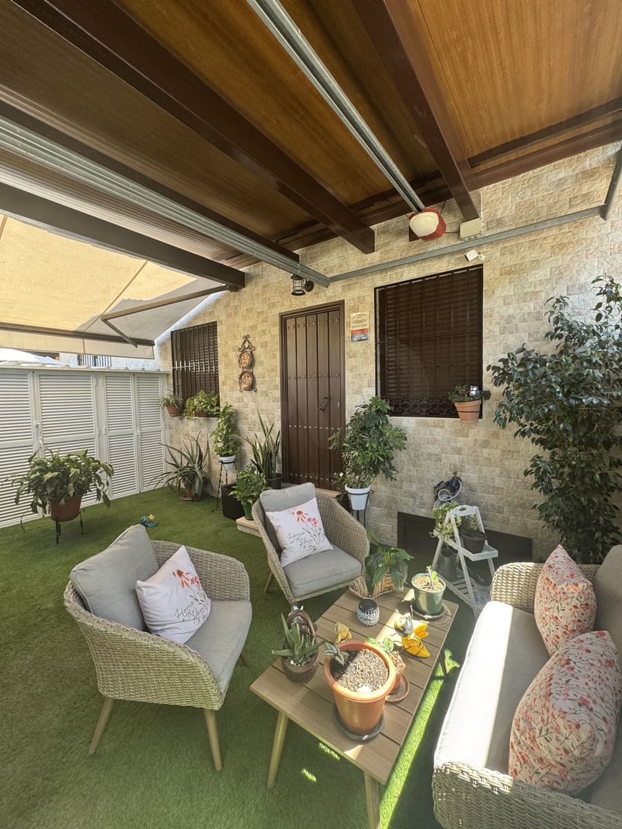 4 Zimmer Reihenhaus zu verkaufen in Sevilla Stadt - 374.990 € (Ref: 10001349)