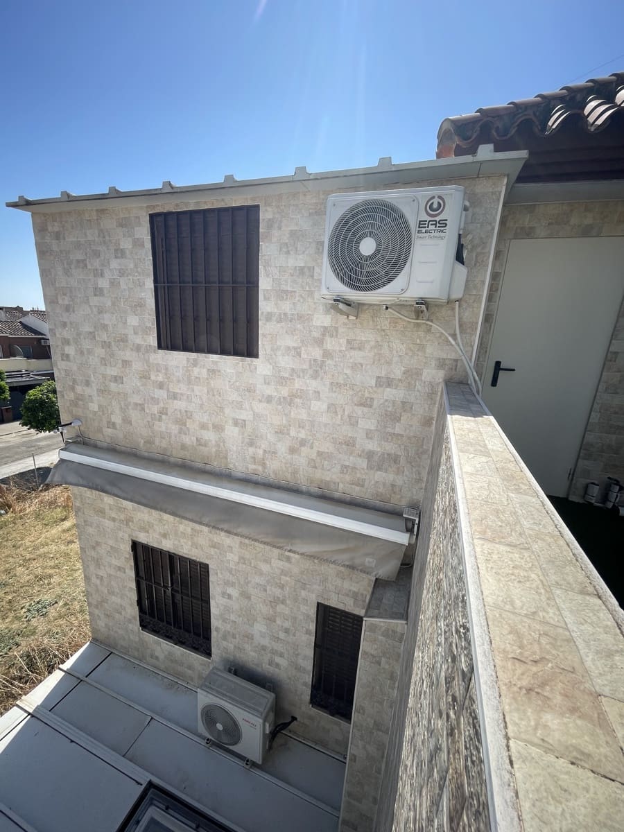 4 Zimmer Reihenhaus zu verkaufen in Sevilla Stadt - 374.990 € (Ref: 10001349)