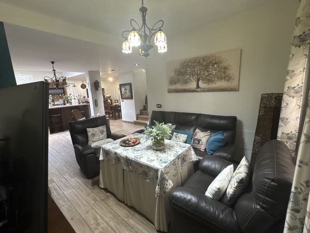 4 Zimmer Reihenhaus zu verkaufen in Palmete, Sevilla Stadt - 374.990 € (Ref: 10001349)