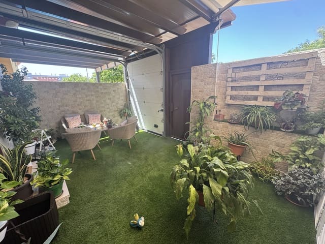 4 Zimmer Reihenhaus zu verkaufen in Palmete, Sevilla Stadt - 374.990 € (Ref: 10001349)