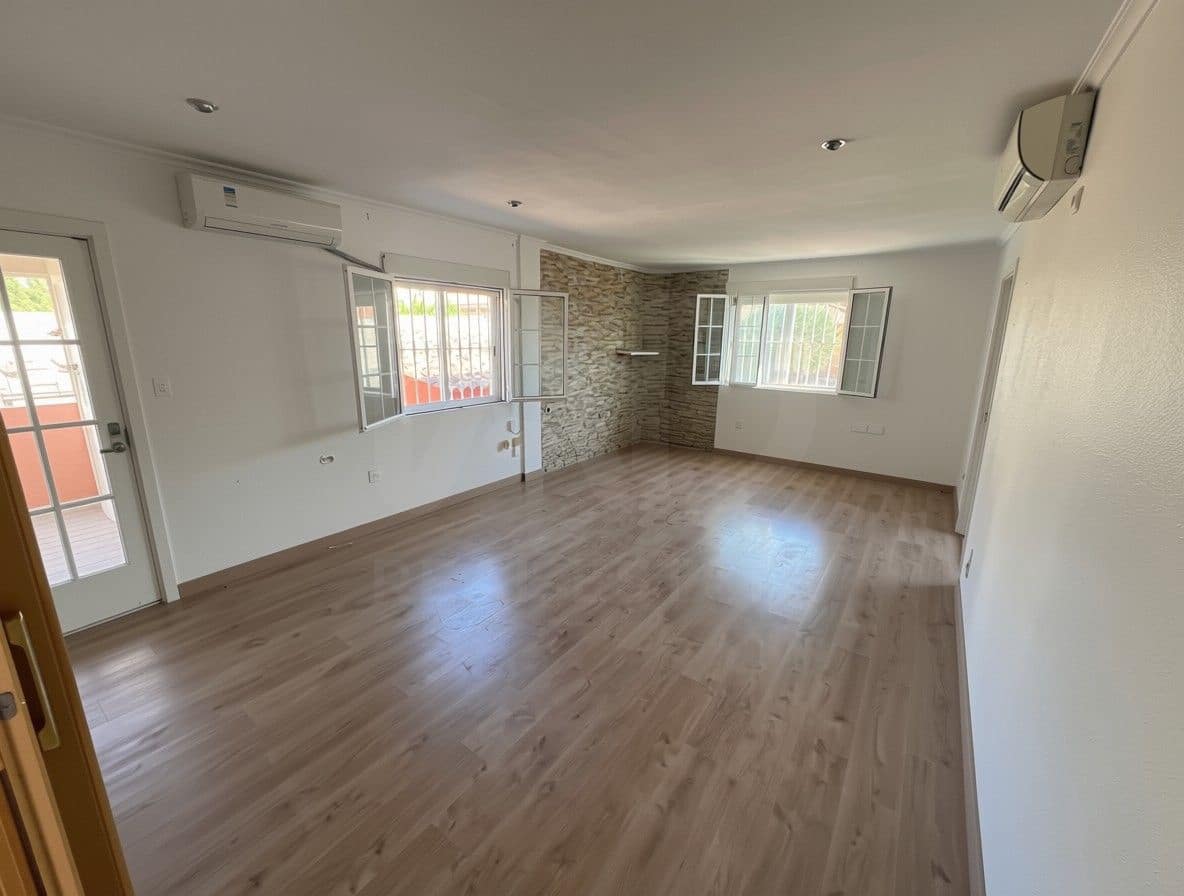 3 soveværelse Villa til salg i Torrevieja med swimmingpool - € 429.500 (Ref: 10001350)