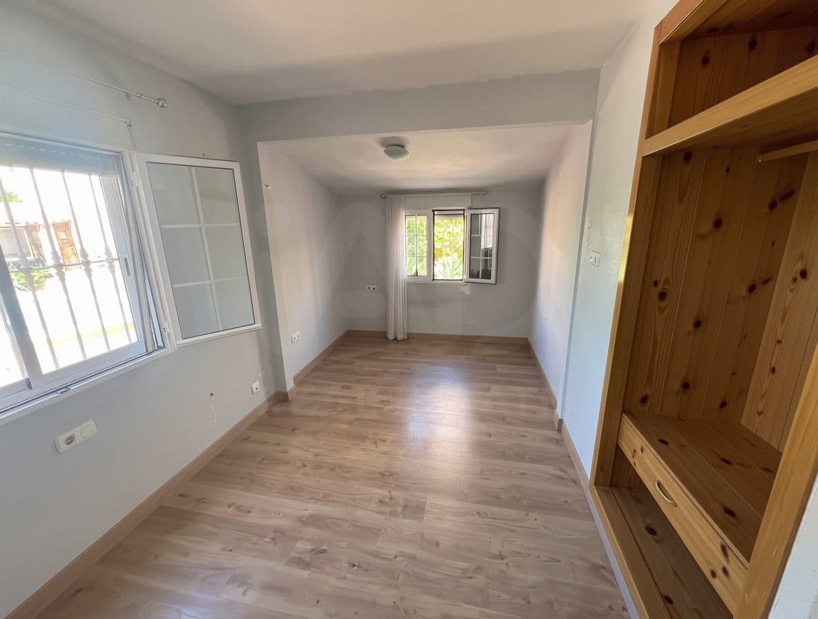 3 soveværelse Villa til salg i Torrevieja med swimmingpool - € 429.500 (Ref: 10001350)