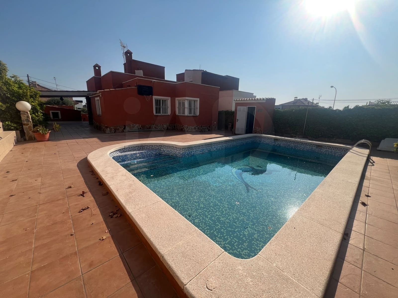 3 soveværelse Villa til salg i Torrevieja med swimmingpool - € 429.500 (Ref: 10001350)