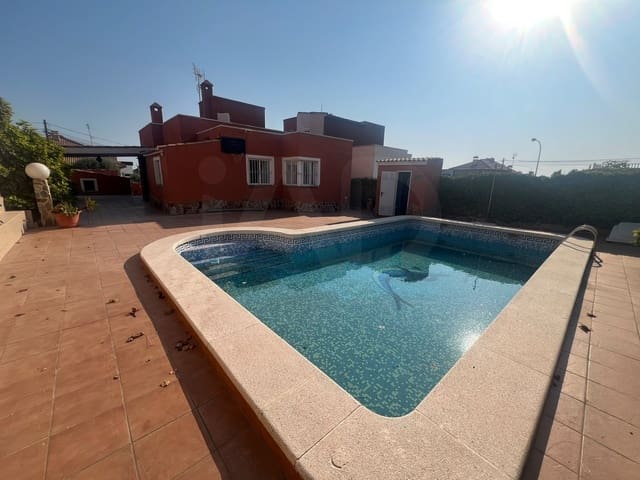 3 soveværelse Villa til salg i Aguas Nuevas, Torrevieja med swimmingpool - € 429.500 (Ref: 10001350)