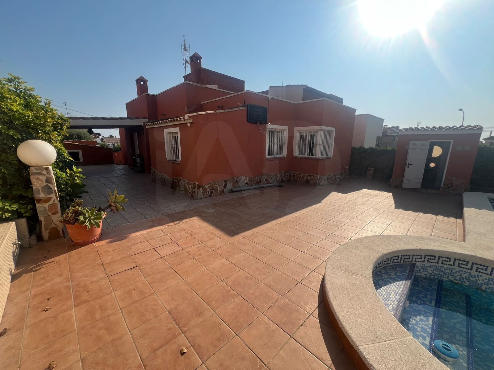 3 soveværelse Villa til salg i Torrevieja med swimmingpool - € 429.500 (Ref: 10001350)