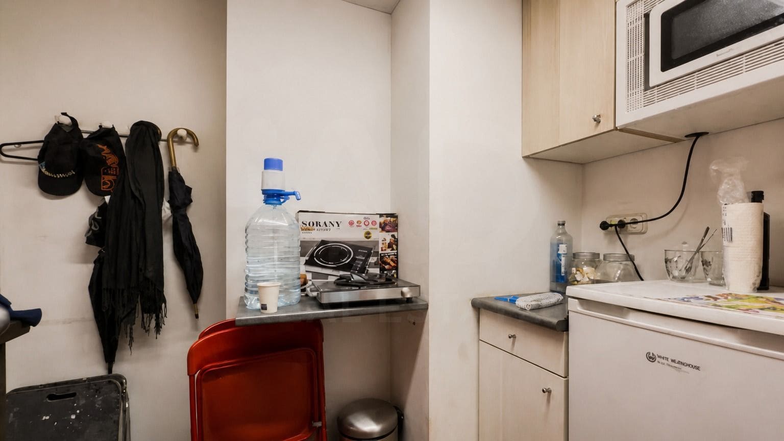 Local Commercial à vendre à Cornella de Llobregat - 135 000 € (Ref: 10001355)