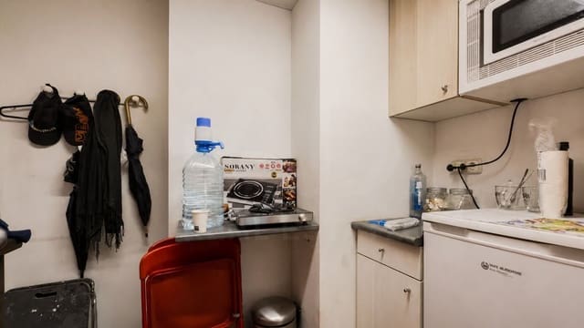Comercial para venda em Cornellà de Llobregat - 135 000 € (Ref: 10001355)