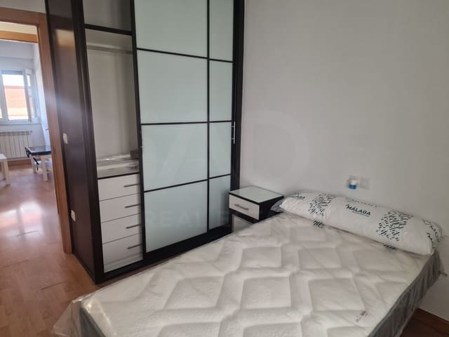 3 quarto Apartamento para arrendar em Leão cidade - 750 € (Ref: 10001356)