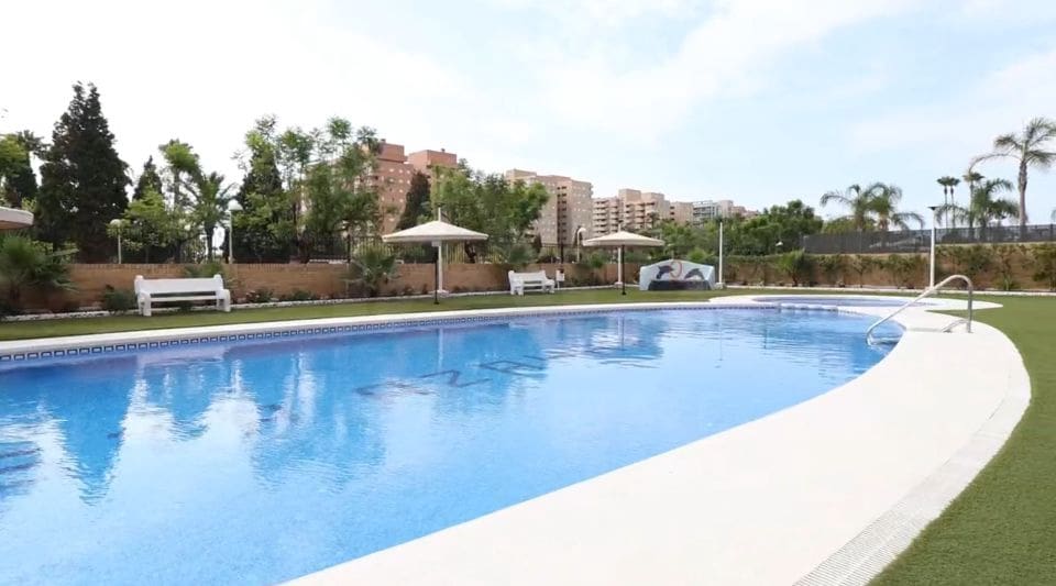 Apartamento de 2 habitaciones en Oropesa  en venta con piscina garaje - 137.000 € (Ref: 10002520)