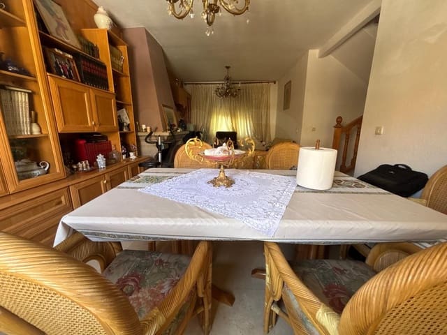 Radhus till salu i El Tiemblo - 141 050 € (Ref: 10002523)