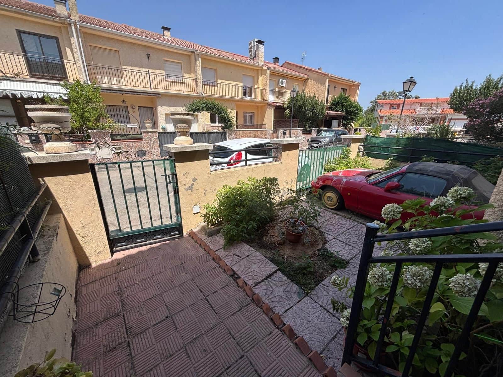 Terraced Villa for sale in El Tiemblo - € 141,050 (Ref: 10002523)