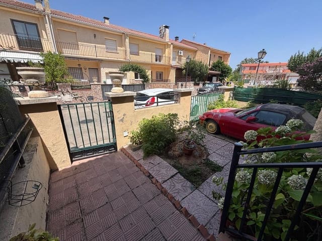 Radhus till salu i El Tiemblo - 141 050 € (Ref: 10002523)