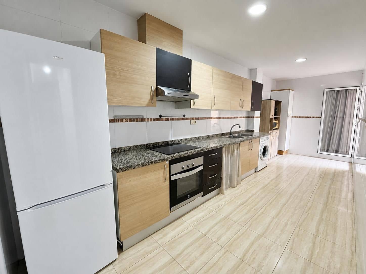 3 soveværelse Lejlighed til salg i Alicante by med garage - € 225.000 (Ref: 10002525)