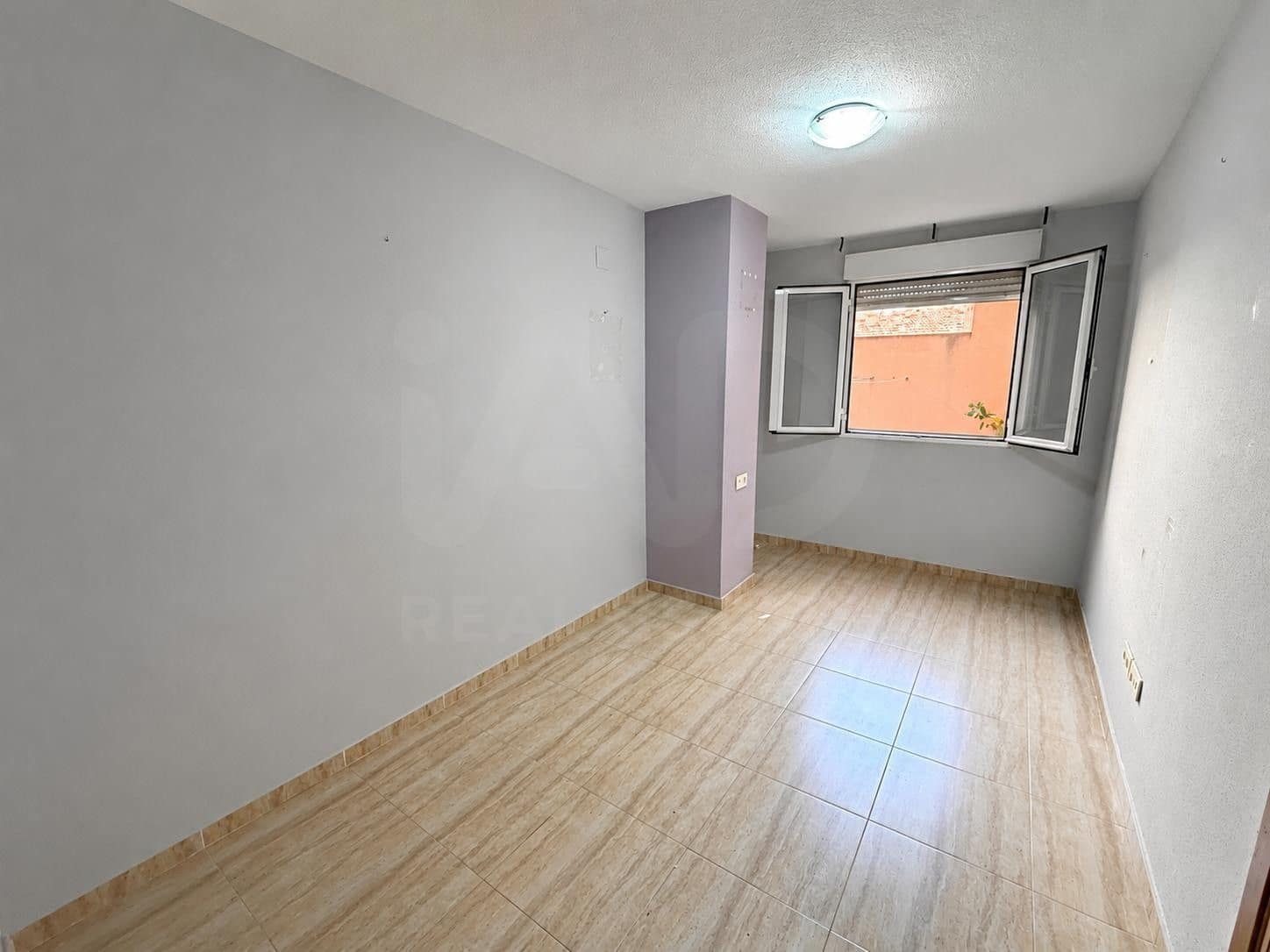 3 soveværelse Lejlighed til salg i Alicante by med garage - € 225.000 (Ref: 10002525)