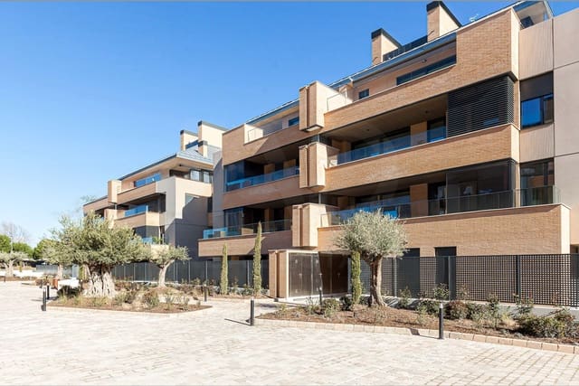 4 sovrum Lägenhet till salu i Majadahonda med pool garage - 1 300 000 € (Ref: 10002527)