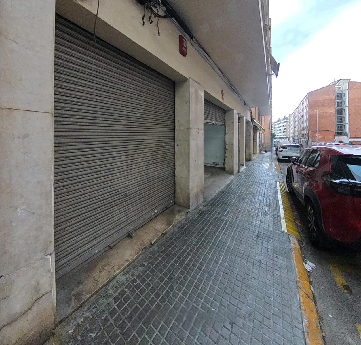 Local Commercial à vendre à Terrassa - 140 000 € (Ref: 10002541)