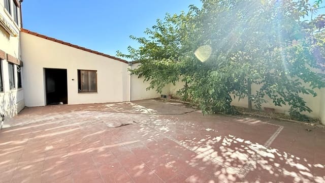 Byhus til salg i Medina del Campo med garage - € 286.000 (Ref: 10004731)