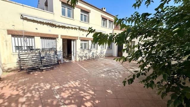 Byhus til salg i Medina del Campo med garage - € 286.000 (Ref: 10004731)