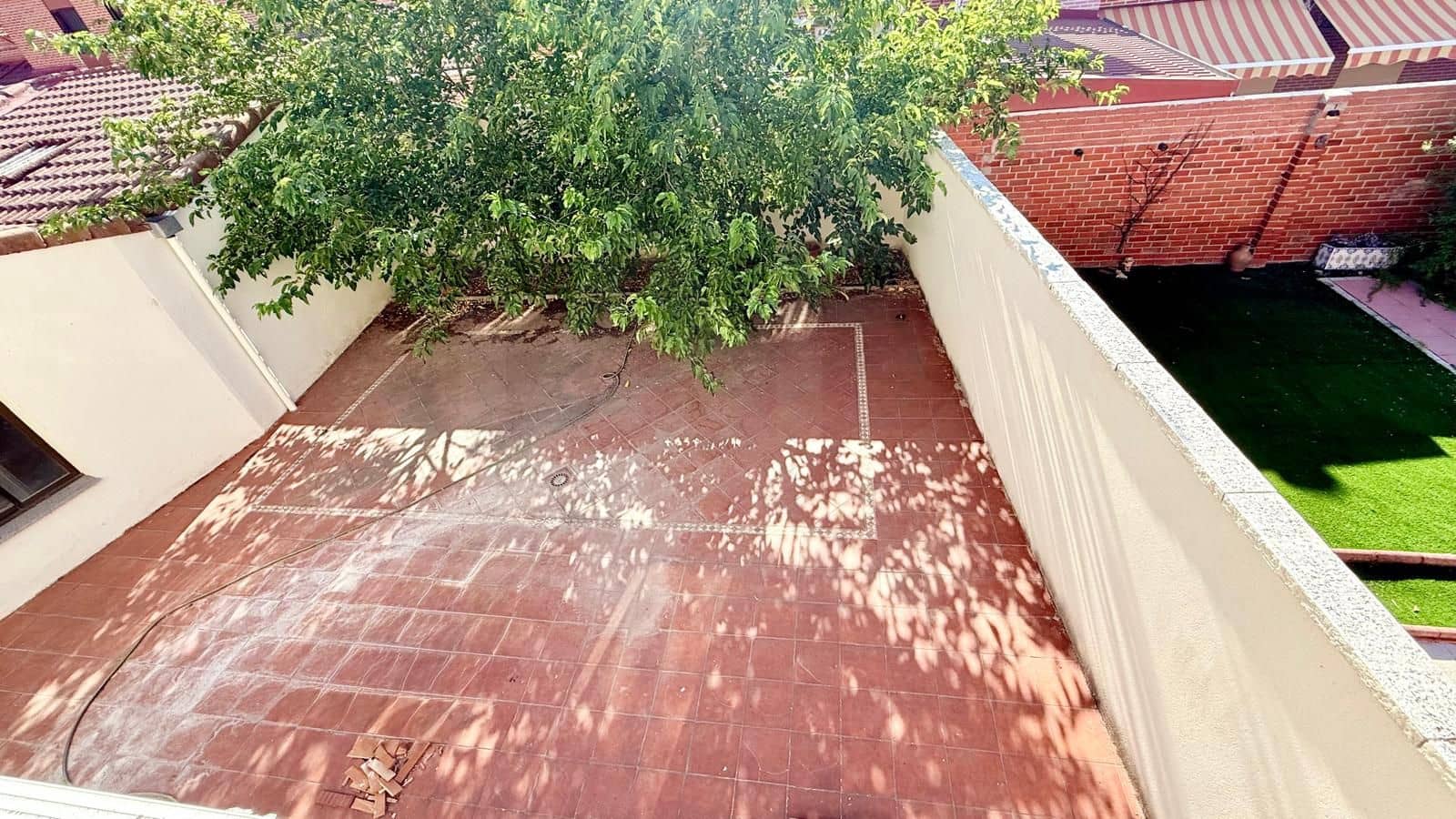 Townhouse for sale in Medina del Campo with garage - € 286,000 (Ref: 10004731)