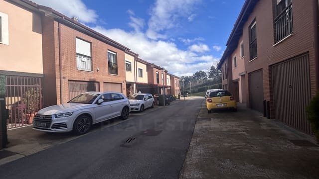 4 quarto Casa em Banda para venda em Sojuela com garagem - 179 000 € (Ref: 10004733)