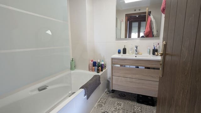 4 makuuhuone Omakotitalo myytävänä paikassa Sojuela mukana 
autotalli - 179 000 € (Ref: 10004733)