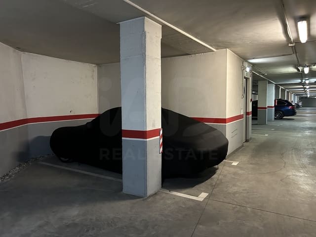 Autotalli myytävänä paikassa León kaupunki - 10 000 € (Ref: 10004736)