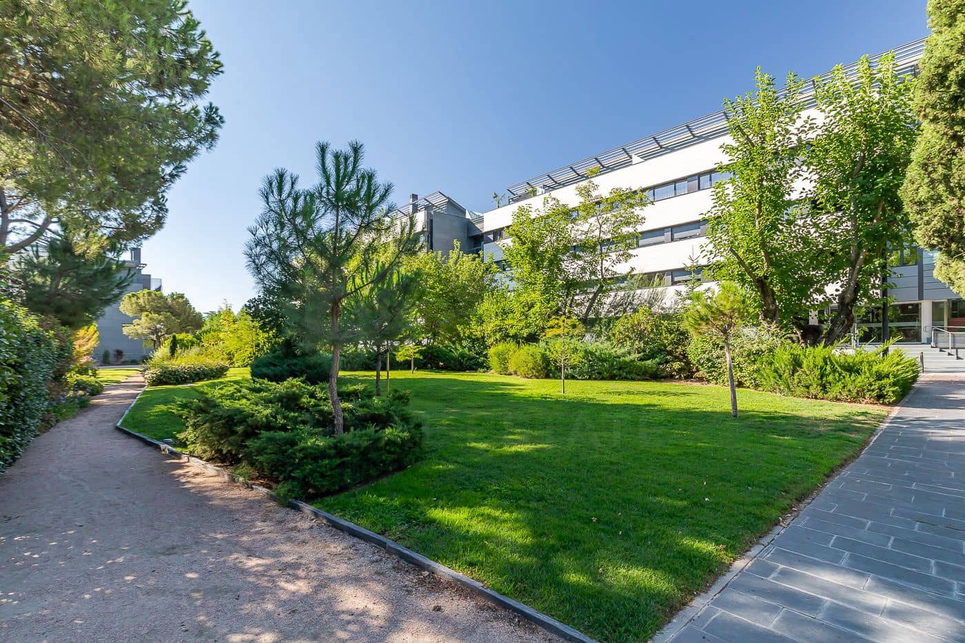 Apartamento de 2 habitaciones en Majadahonda en venta con piscina garaje - 775.000 € (Ref: 10004738)