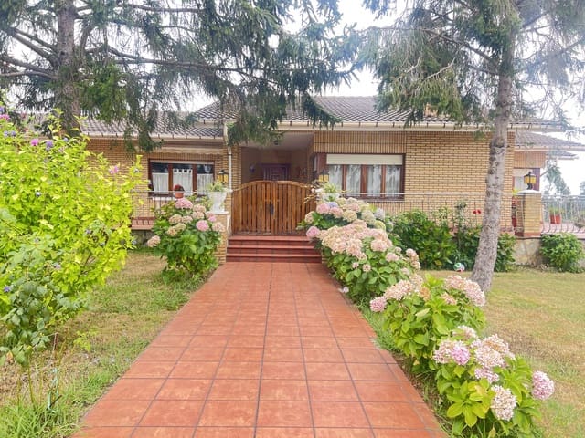 6 sovrum Hus till salu i Castrillón med garage - 669 000 € (Ref: 10004739)