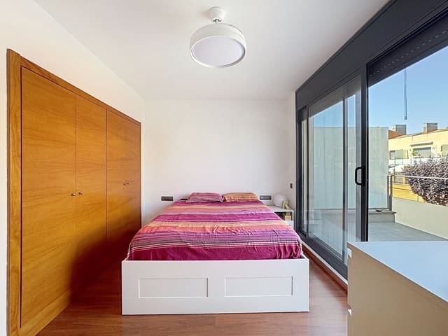 3 sypialnia Dom szeregowy na sprzedaż w Vilafranca del Penedès - 375 000 € (Ref: 10004933)