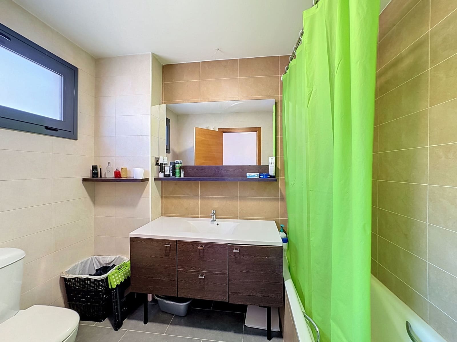 3 quarto Moradia em Banda para venda em Vilafranca del Penedes com piscina garagem - 375 000 € (Ref: 10004933)
