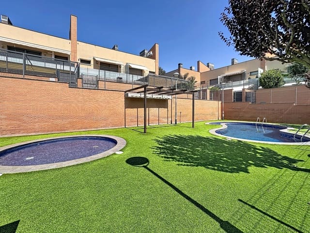 3 sypialnia Dom szeregowy na sprzedaż w Vilafranca del Penedès - 375 000 € (Ref: 10004933)