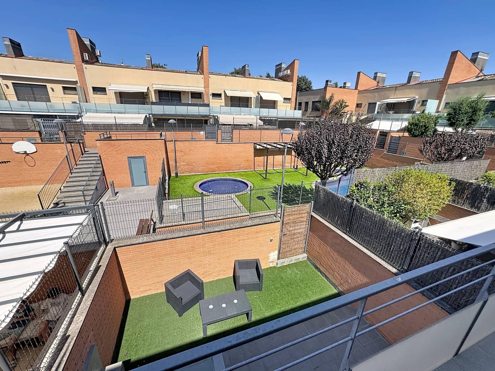 3 quarto Moradia em Banda para venda em Vilafranca del Penedes com piscina garagem - 375 000 € (Ref: 10004933)