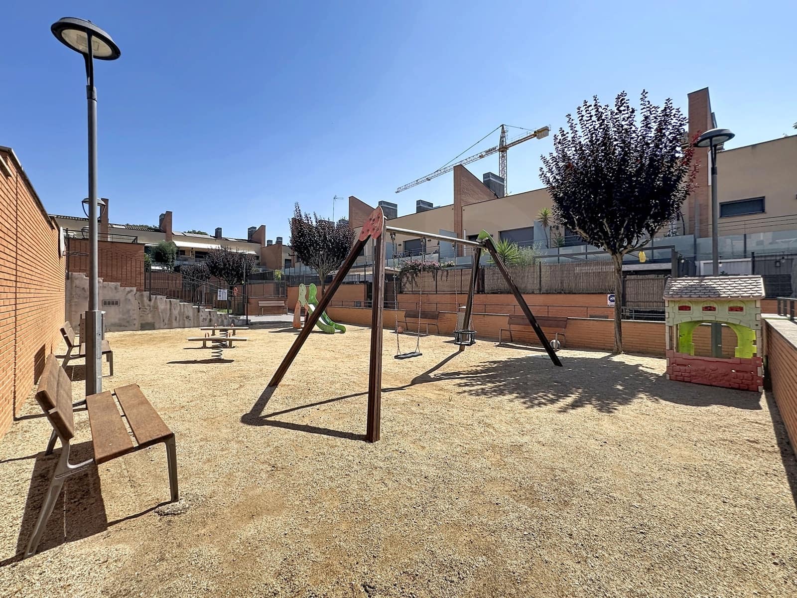 3 quarto Moradia em Banda para venda em Vilafranca del Penedes com piscina garagem - 375 000 € (Ref: 10004933)