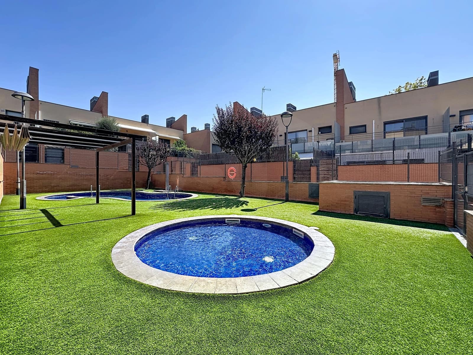 3 quarto Moradia em Banda para venda em Vilafranca del Penedes com piscina garagem - 375 000 € (Ref: 10004933)