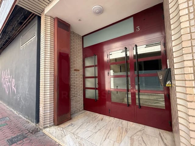 Garage till salu i León stad - 28 000 € (Ref: 10004934)