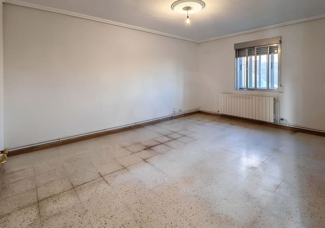 4 slaapkamer Huis te koop in Valdestillas met garage - € 147.000 (Ref: 10004936)