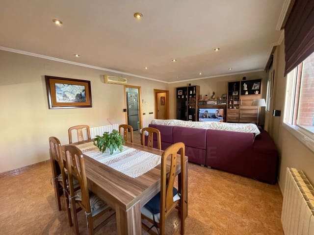 4 slaapkamer Appartement te koop in Vilanova i la Geltrú - € 389.000 (Ref: 10004939)