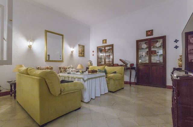 6 soveværelse Byhus til salg i Medina-Sidonia - € 380.000 (Ref: 10004940)