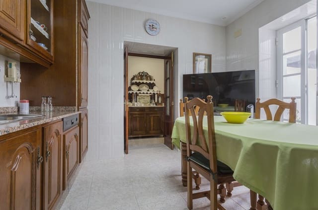 6 soveværelse Byhus til salg i Medina-Sidonia - € 380.000 (Ref: 10004940)