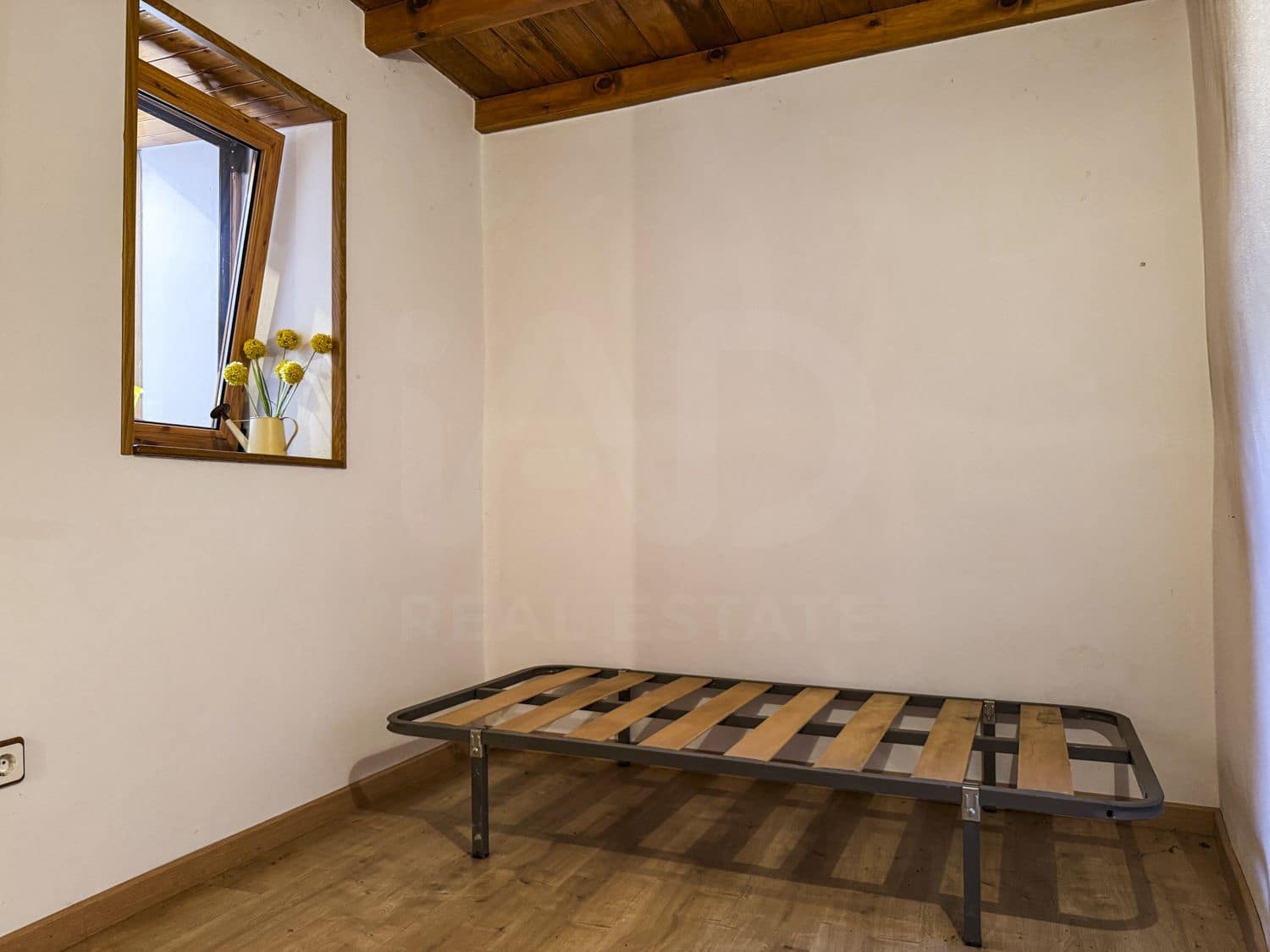 5 bedroom Townhouse for sale in Quiros with garage - € 180,000 (Ref: 10004941)