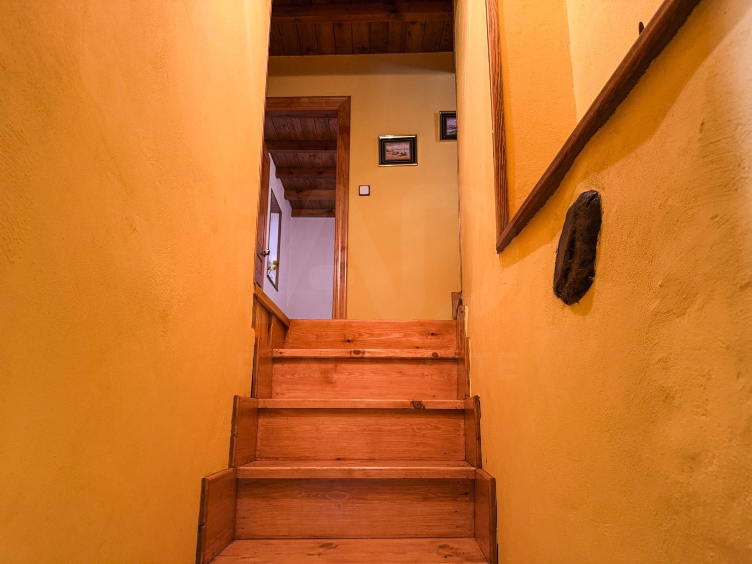 5 bedroom Townhouse for sale in Quiros with garage - € 180,000 (Ref: 10004941)