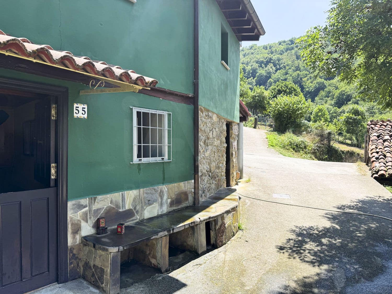 5 bedroom Townhouse for sale in Quiros with garage - € 180,000 (Ref: 10004941)